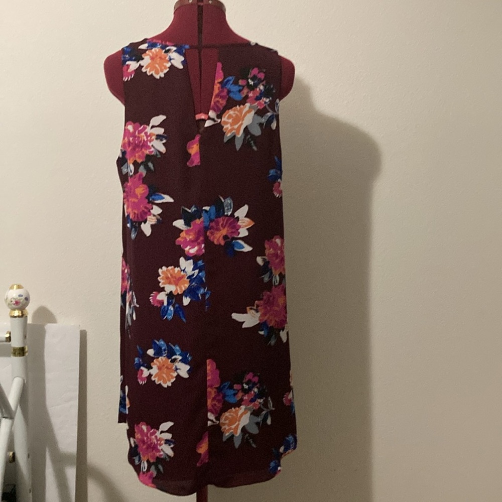 Love….ady floral swing style sleeveless dress size large full black lining - Picture 2 of 12